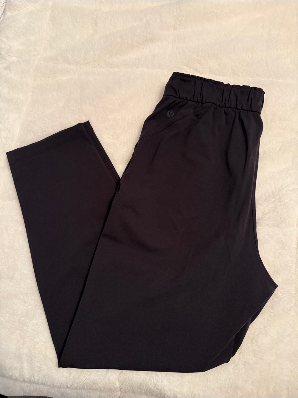 Lululemon black tapered pant